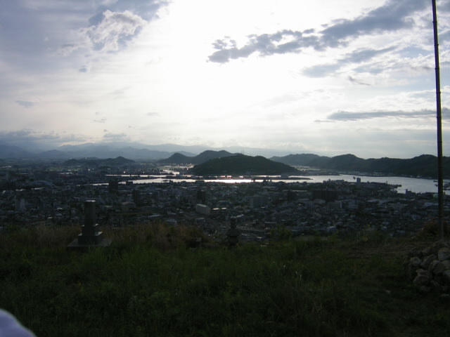 高見山頂から五台山を臨む