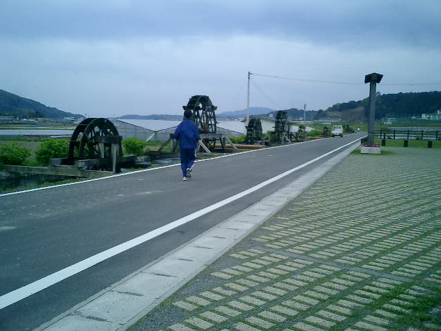 中村、四ケ村溝の水車