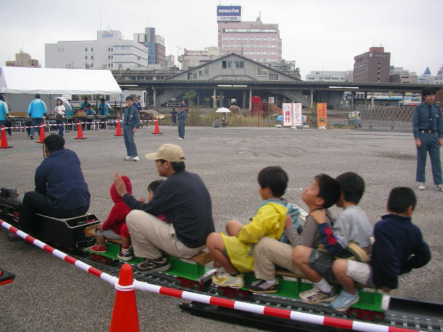 高知駅北広場のミニSL