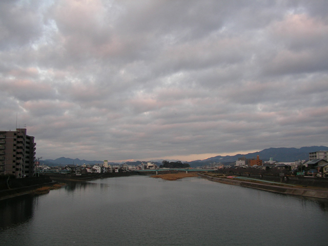 柳原橋から西を遠望する