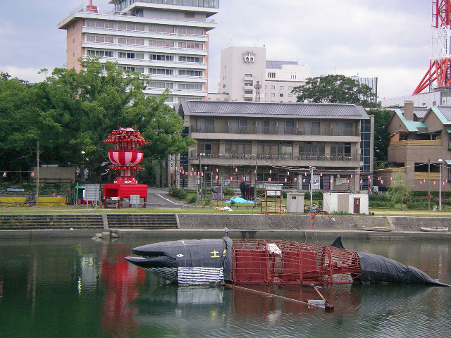 鏡川まつり、くじら、花台