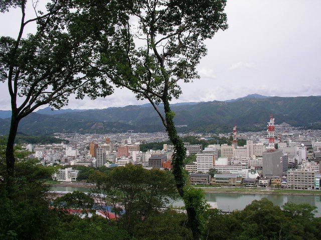 筆山から柴巻方面を眺める