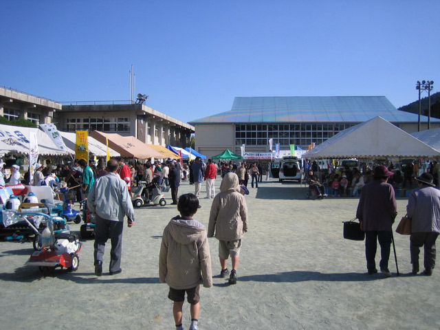 本山町産業文化祭、四季菜館