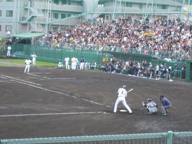 オリックス対阪神タイガースのオープン戦、清原選手が登場!