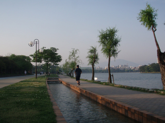福岡、大濠公園の朝