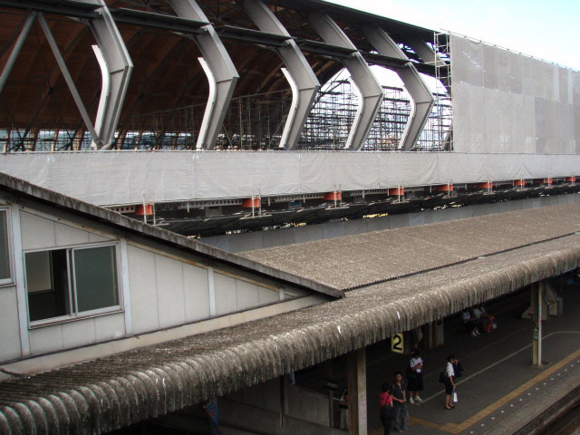 新高知駅の姿が見えてきました