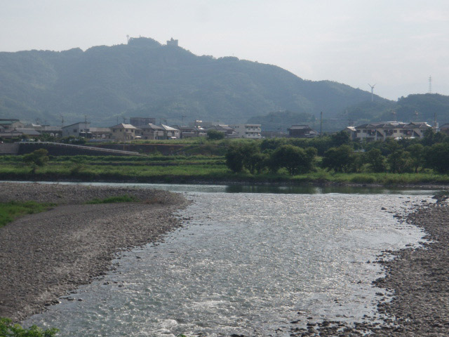 美しい物部川、鏡のような川でした