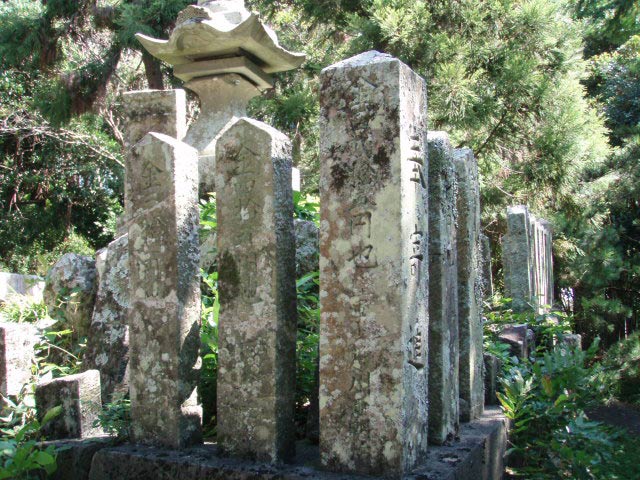 上岡の八幡様、玉垣