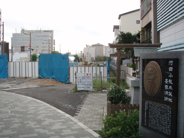 土佐橋から旧堀川の空き地を眺める