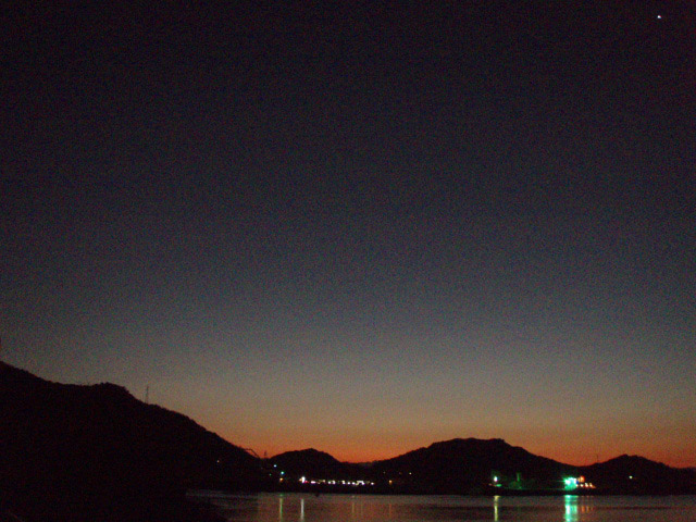 夜明け前