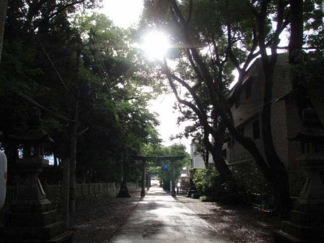 雨上がりの潮江天満宮参道