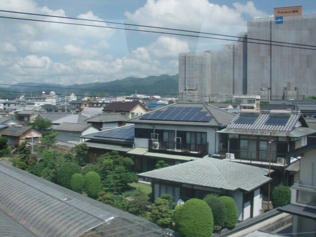 JRの高架から比島を眺める