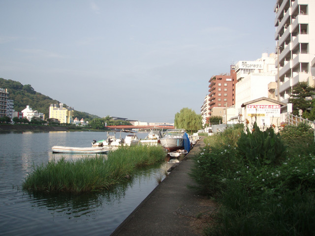 鏡川の河原が広かったがはこの界隈