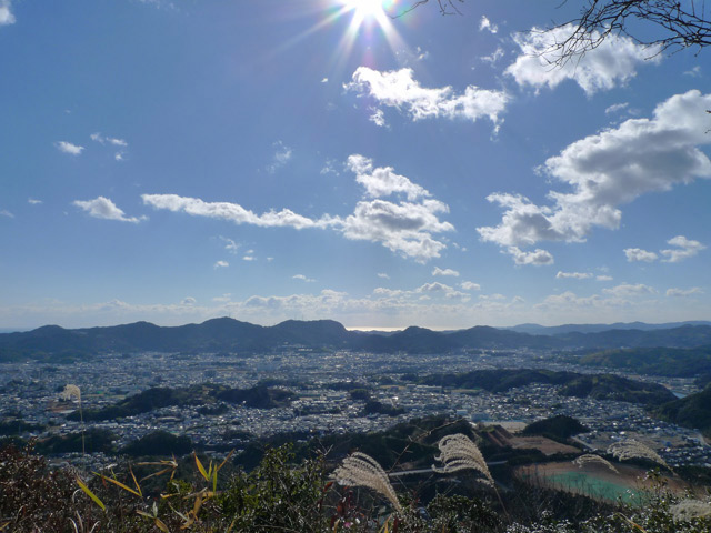 高ノ森から眺める朝倉城、吉良城、杓田城