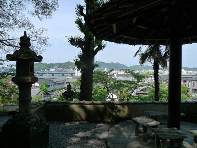 吸江禅寺の庭から