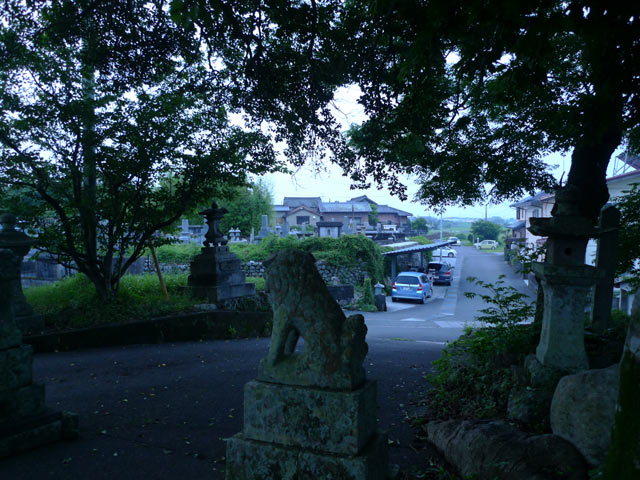 物部川、河岸段丘、上岡八幡宮さんの参道の方角