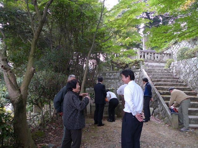 京都霊山神社、吉村寅太郎さん墓所前の不思議な出逢い