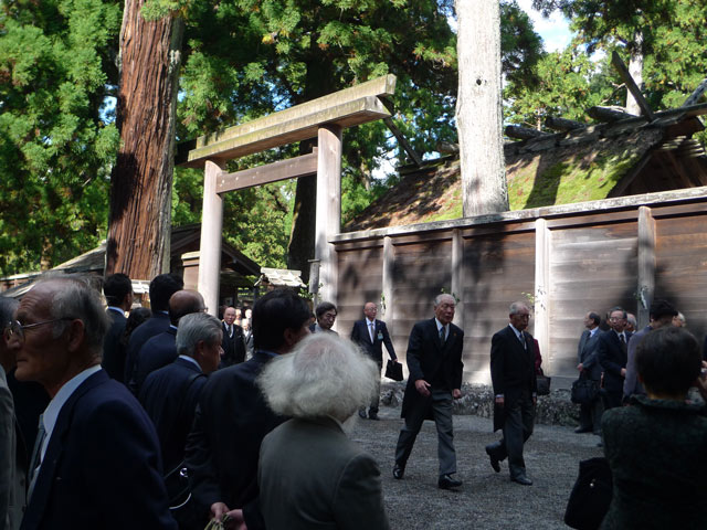 鳥羽城趾、伊勢神宮、右側通行と左側通行とお茶の水博士