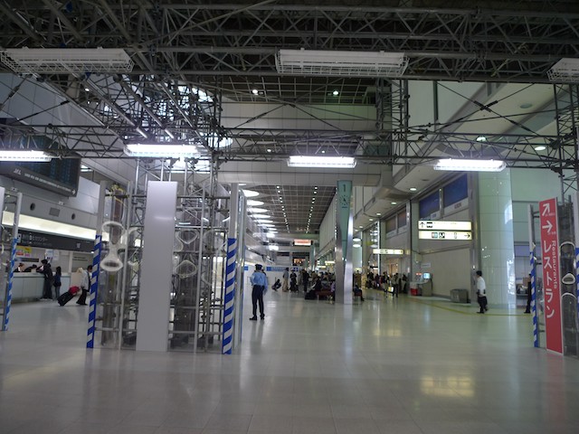 地震後の羽田空港