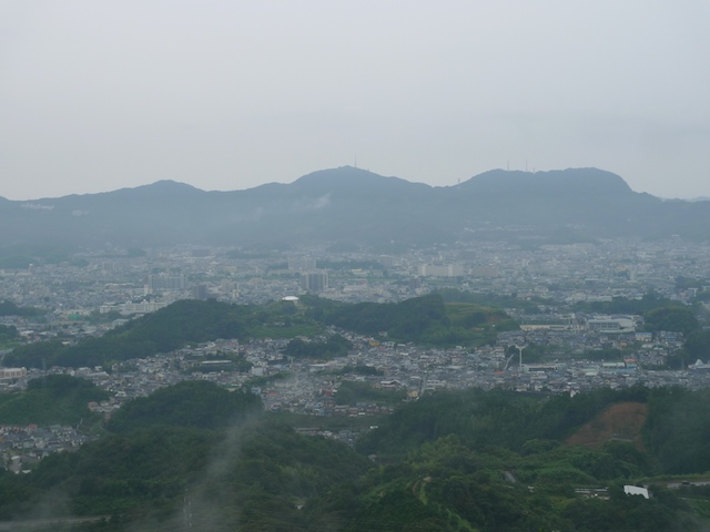 鴻ノ森から烏帽子山を望み、蓮台から大河内へ