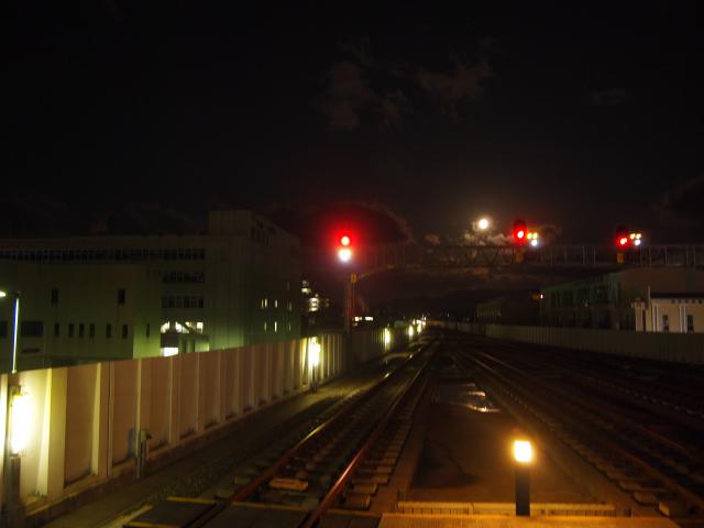 朝の高知駅、郵便局、郵便マークの日