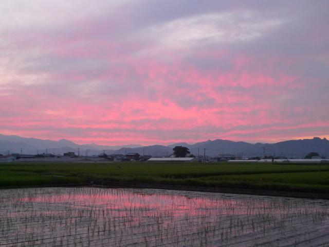 朝焼けの御在所山