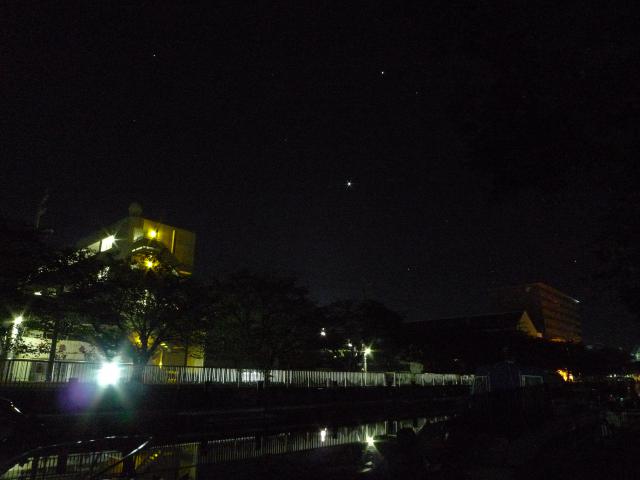 冬の星座が見え始めた空