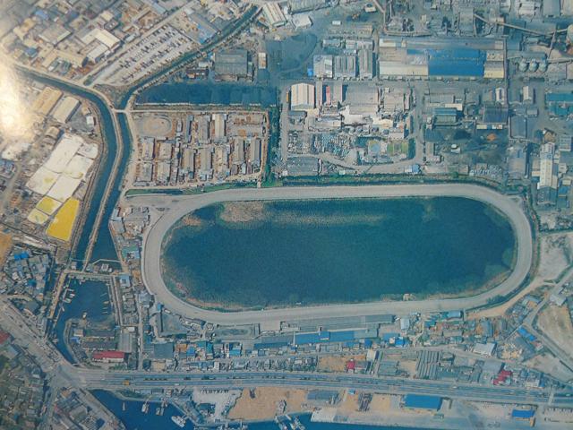 競馬場の痕跡と航空写真と竹島町