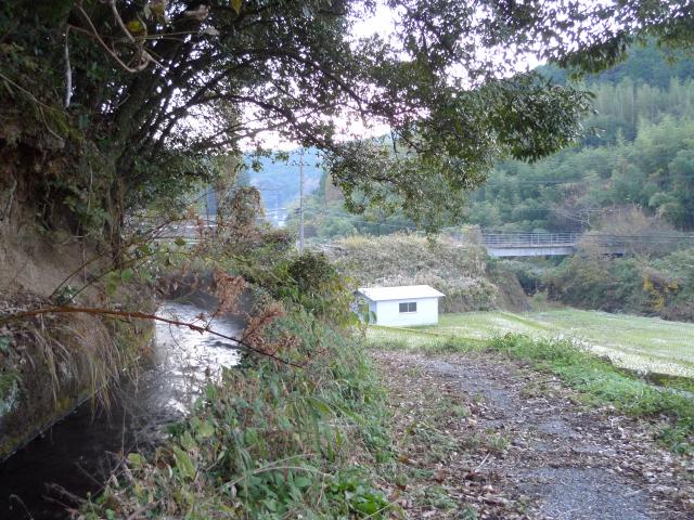 新改発電所から松尾サイフォンに至る水路