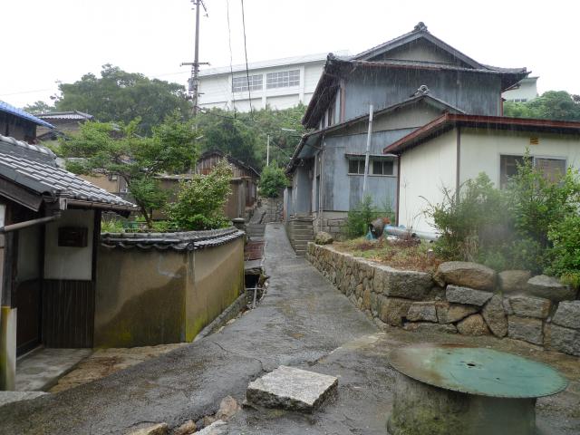雨の与島