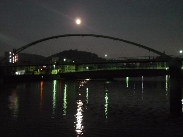 夜明け前、鏡川、筆山、お月様