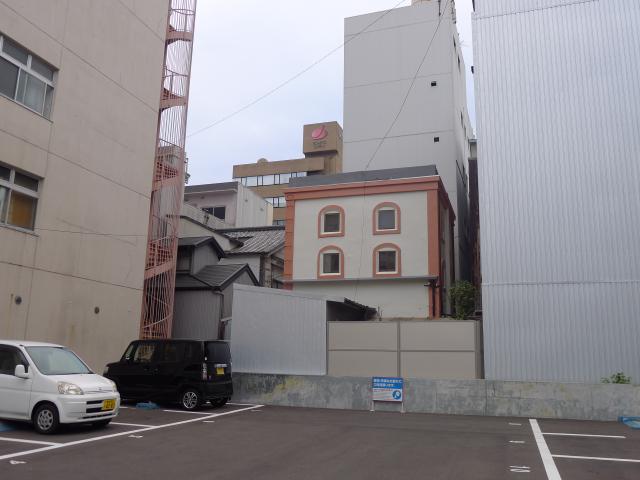 小劇の裏の戦争遺跡