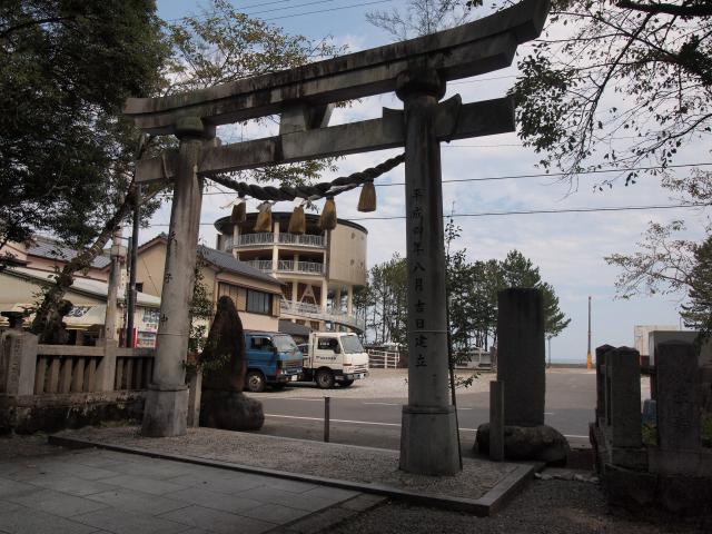 久礼八幡宮さんと避難タワー