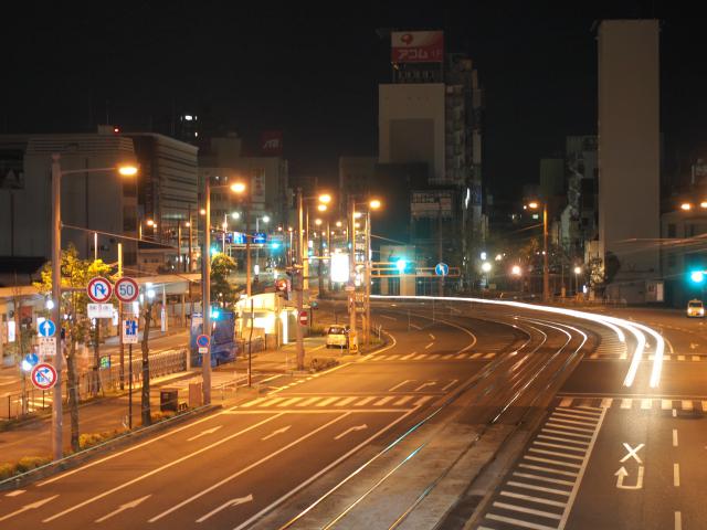 歩道橋から土佐橋の風景