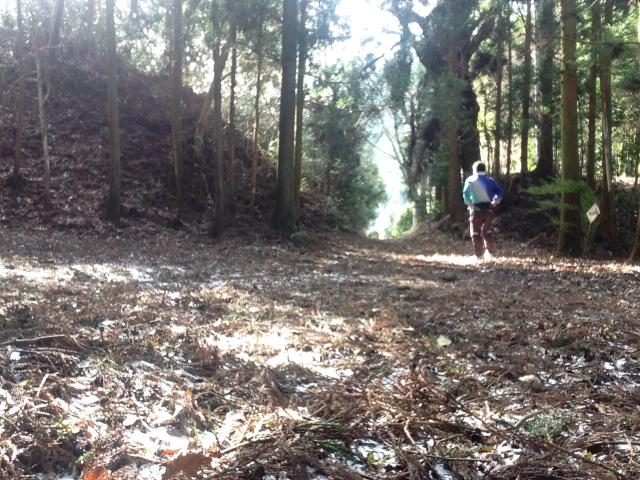 旧街道を三坂峠まで駆け上がる