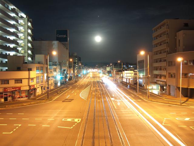 知寄などいふ底もなき渕なれば、たやすく埋草も及ぶ所にあらず・・