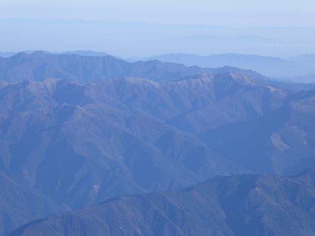 飛行機から三嶺、そして山々