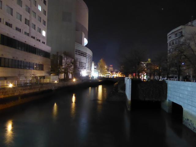 水辺の芸能空間