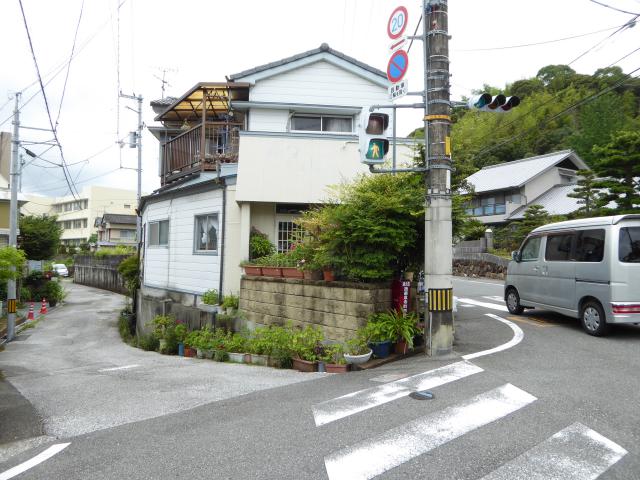 秦山の南の海岸線