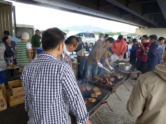 お肉は、焼き方で、違います。物部川のバーベキュー