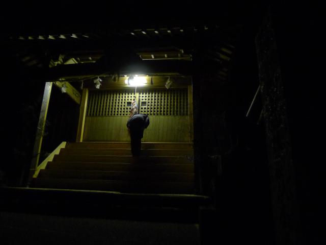 産土神の、朝