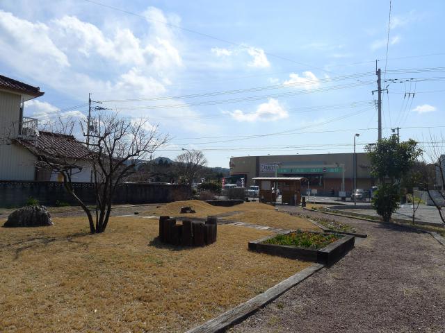 山田の佳いお店と、伏原大塚古墳