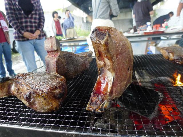 雨の物部川BBQ