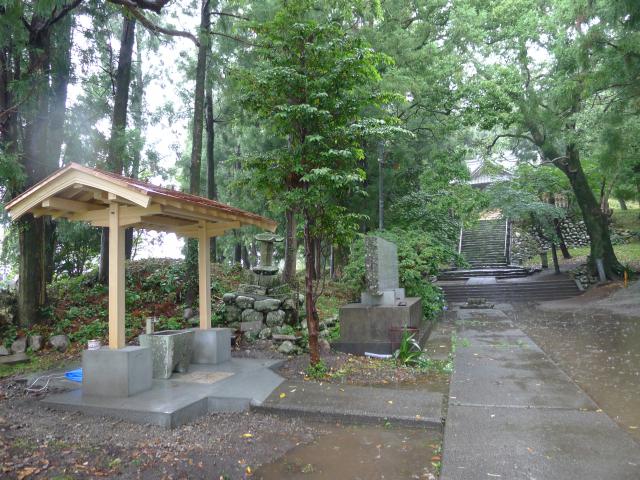 手水屋敷に完成した手水舎