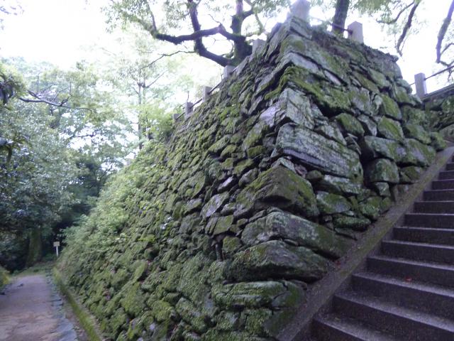 緑色片岩の石垣