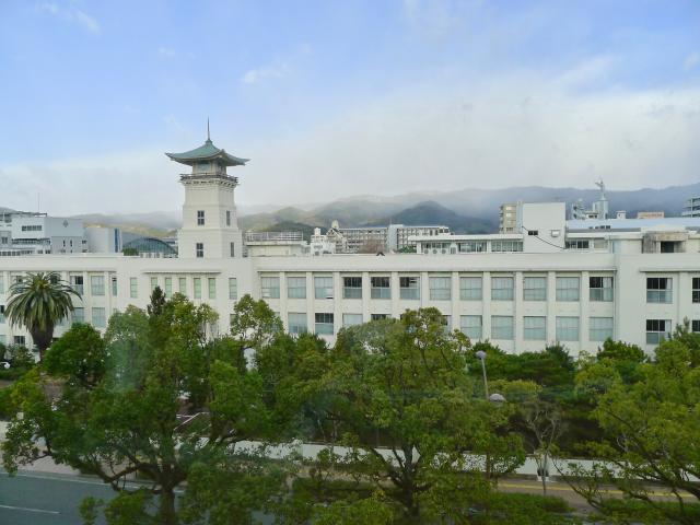 追手前小学校から追手前高校を