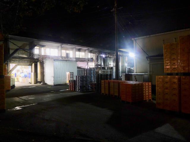 木星の下のストレージタンク