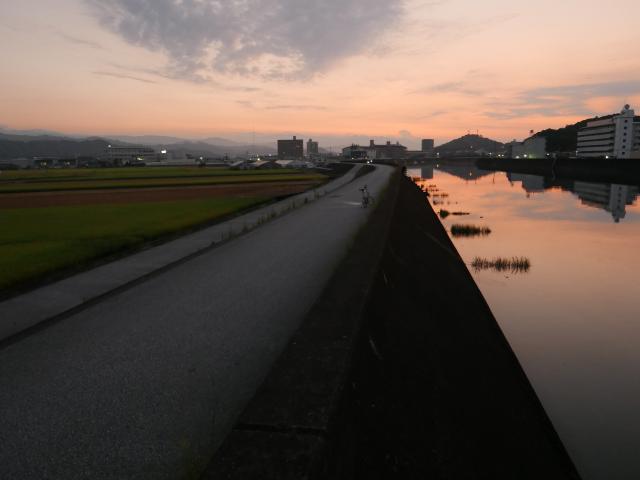 大津の階段と聖火台の階段