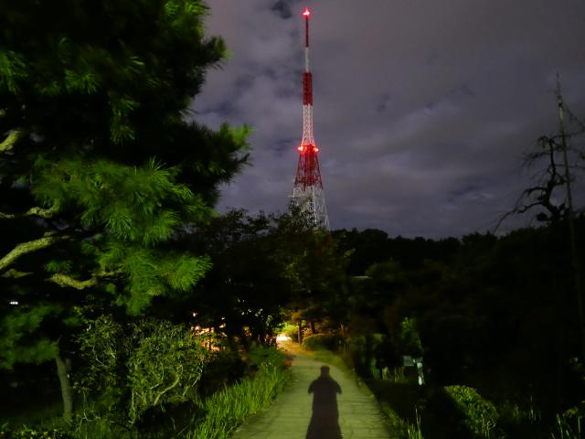 朝4時、五台山の鉄塔