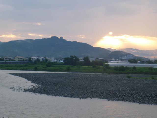 レンガの橋台と三宝山頂